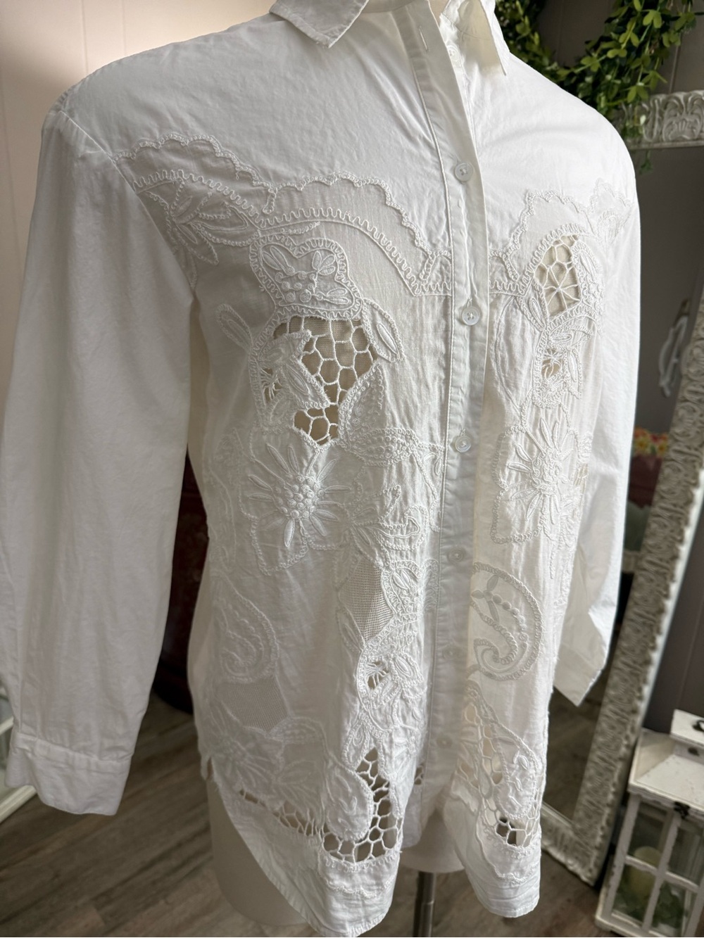 Maeve by Anthropologie White Embroidered Cutwork Button Down Shirt - Picture 10 of 11